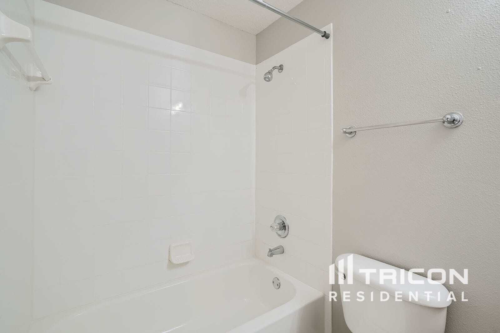 Building Photo - 2964 Hickory Grove Dr