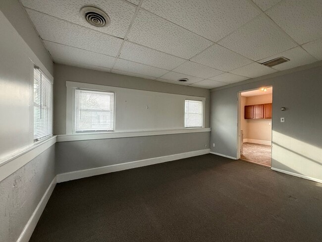 Building Photo - 1441 W Macon St