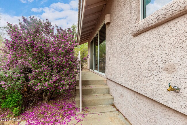 Building Photo - 15655 N Cabrillo Dr