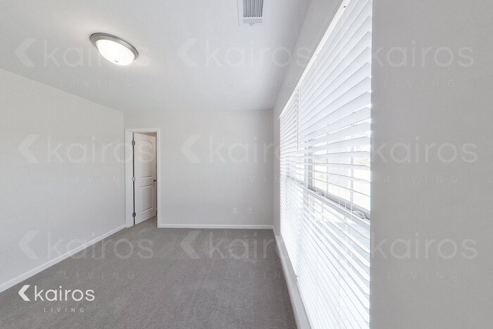 Building Photo - 814 Heather Dr