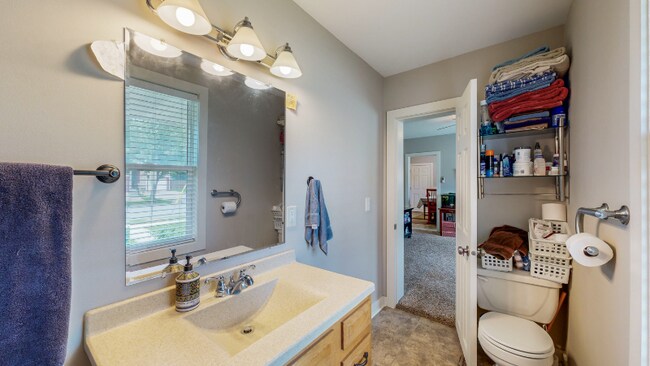 Building Photo - 620 2nd Ave NW