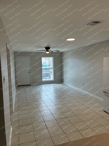 Building Photo - 338 Gloria St