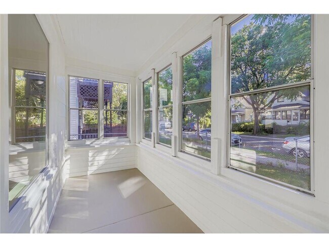 Building Photo - 2630 14th Ave S