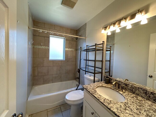 Building Photo - For Lease | Midtown Tulsa - Duplex | Avail...
