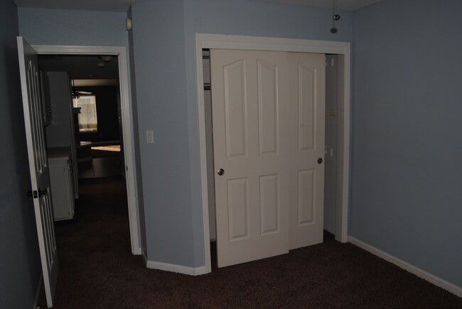 Building Photo - 9305 Brookstone Ct