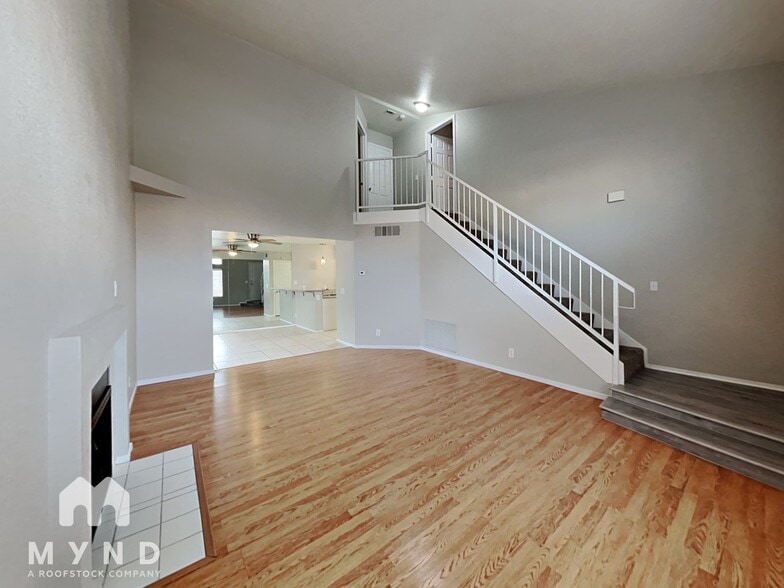 Building Photo - 2835 Floral Peak Dr