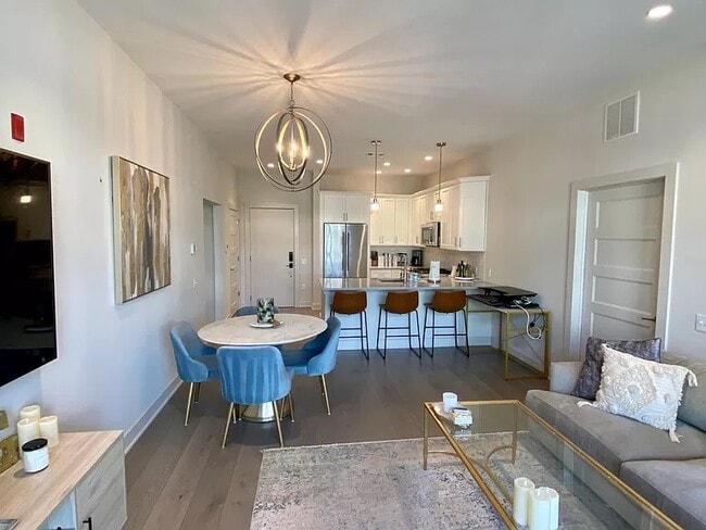 Building Photo - 575 S Goddard Blvd