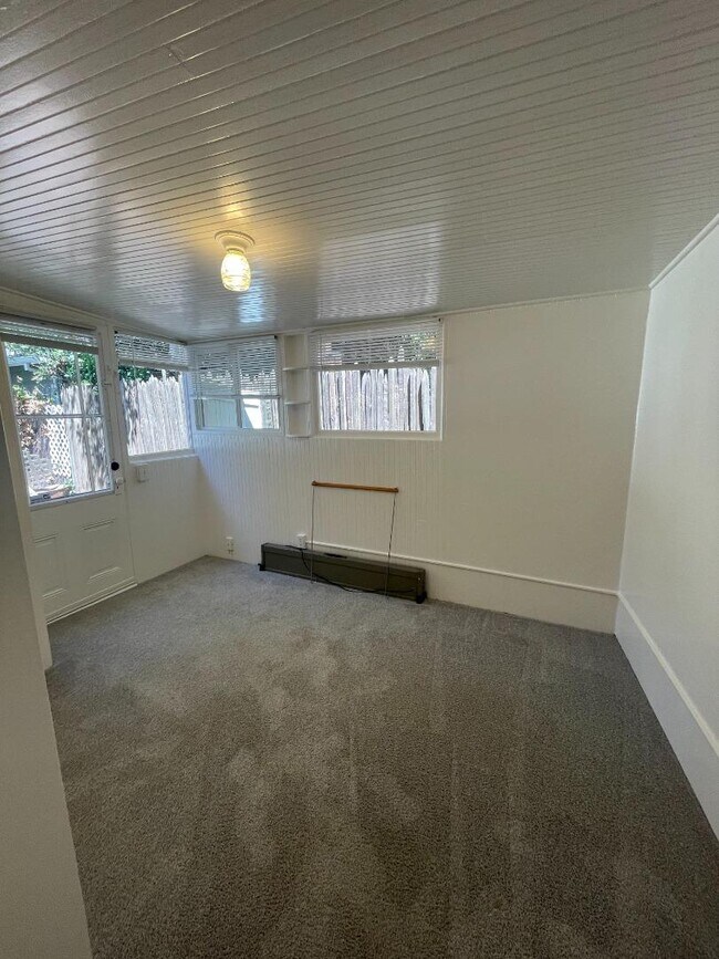 Building Photo - 501 Palmer Ln