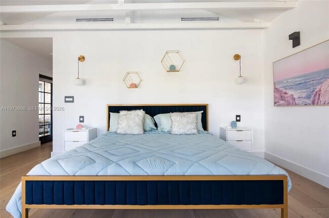 Building Photo - 524 Oleander Dr