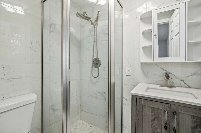 Building Photo - Cute Single Family Home Ready Now!