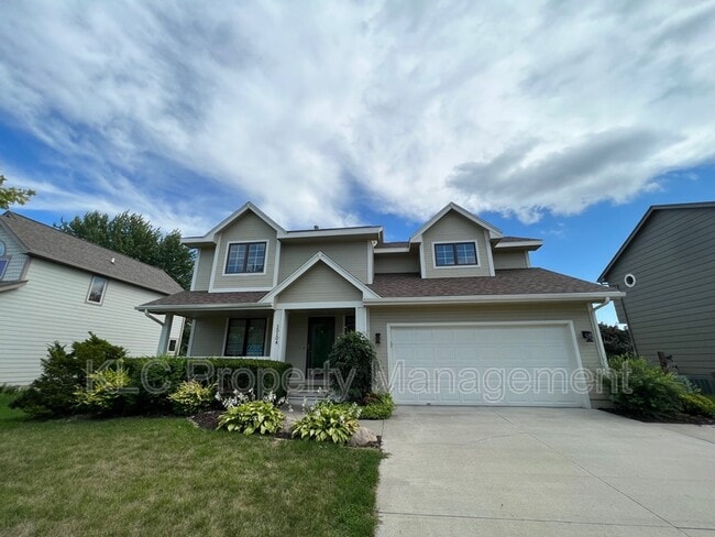 Building Photo - 15104 Hawthorn Dr