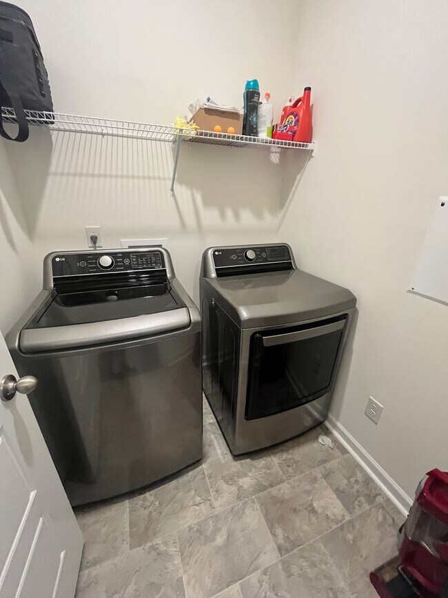 Building Photo - $600 Savings! Move Right In to Your Practi...