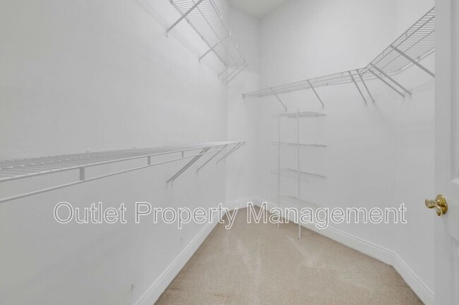 Building Photo - 10842 Woodchase Cir