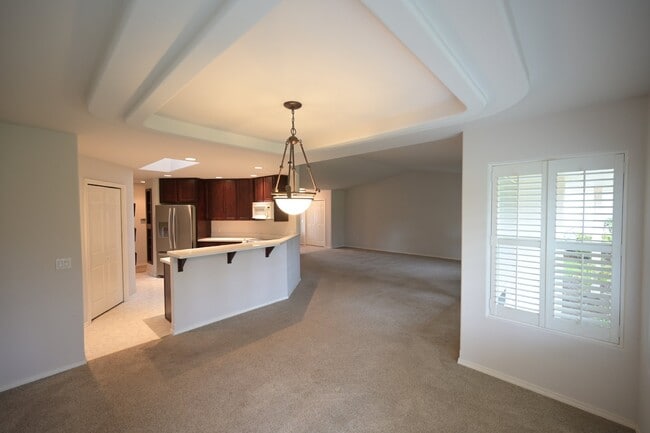 Building Photo - 2 bed + office, 2 bath, 2 car garage condo...