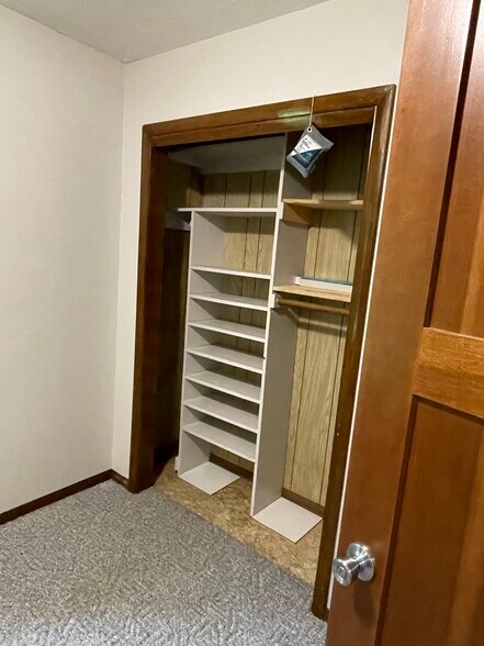 Closets - W7698 Koshkonong Lake Rd
