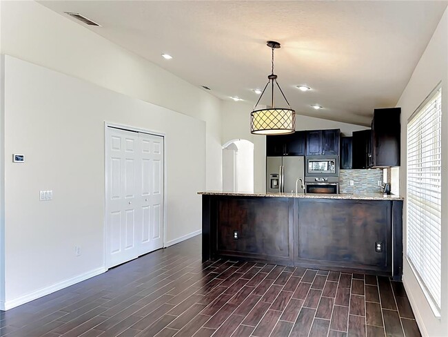 Building Photo - 1045 Willow Branch Dr
