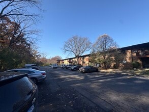 Building Photo - 200 Willow Ln