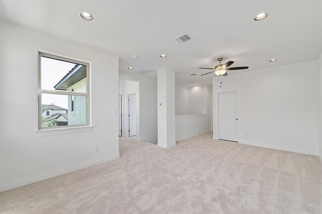 Building Photo - 905 Crestone Stream Dr