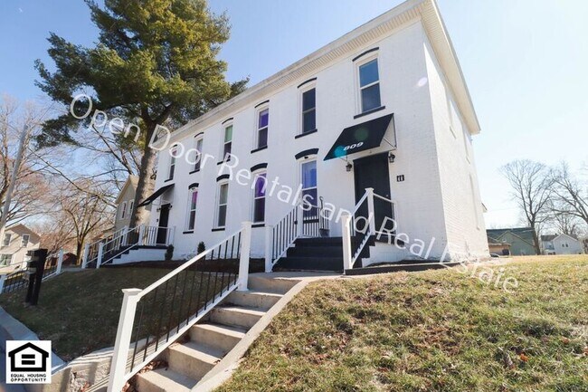 Primary Photo - 809 Belle Ave
