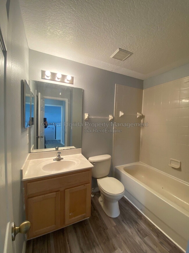 Building Photo - 2076 Cypress Bay Blvd