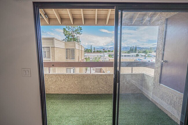 Building Photo - 2-Bedroom Condo with Community Amenities and Utilities Included in Canyon Country!