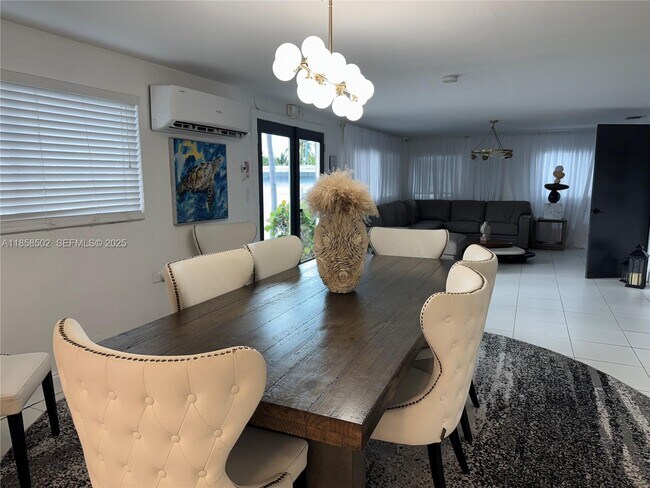 Building Photo - 1301 Grouper Dr