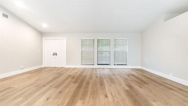 Building Photo - 6411 NW 54th Dr