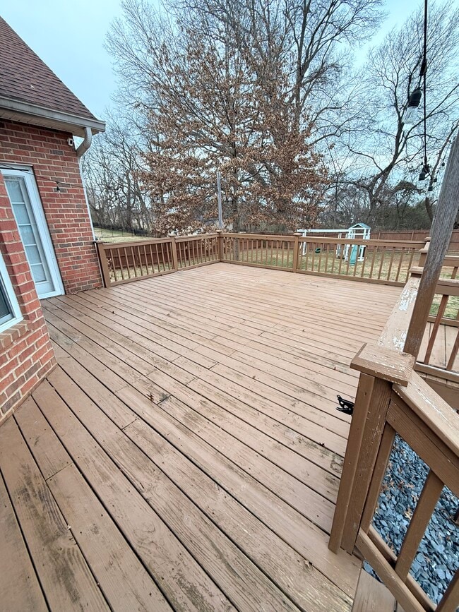 Building Photo - 129 Thoroughbred Way