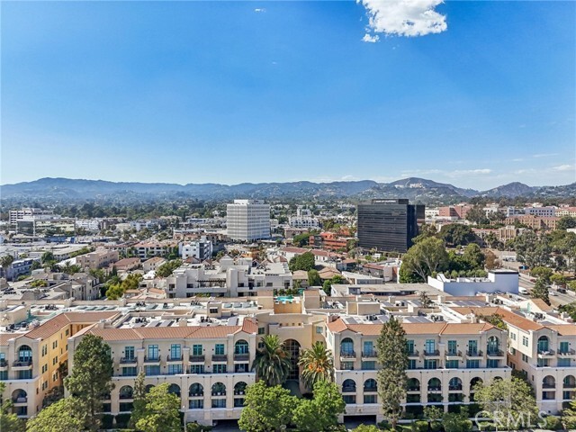 Building Photo - 11500 San Vicente Blvd