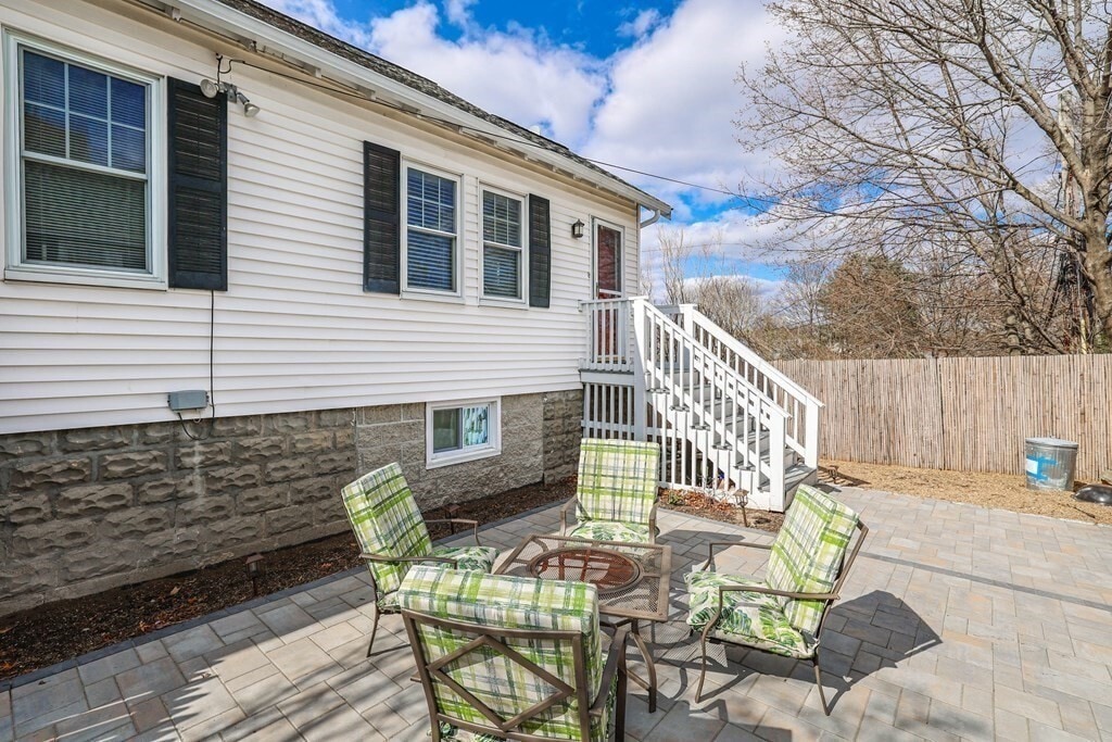 Building Photo - 158 Durnell Ave