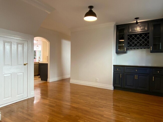 Building Photo - 363 El Portal Way