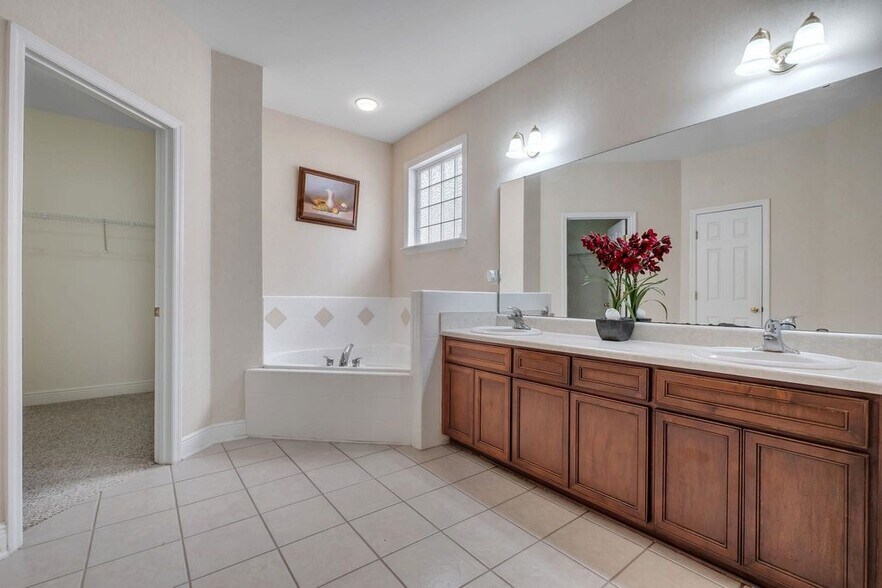 Building Photo - 3370 Aqua Ridge Way