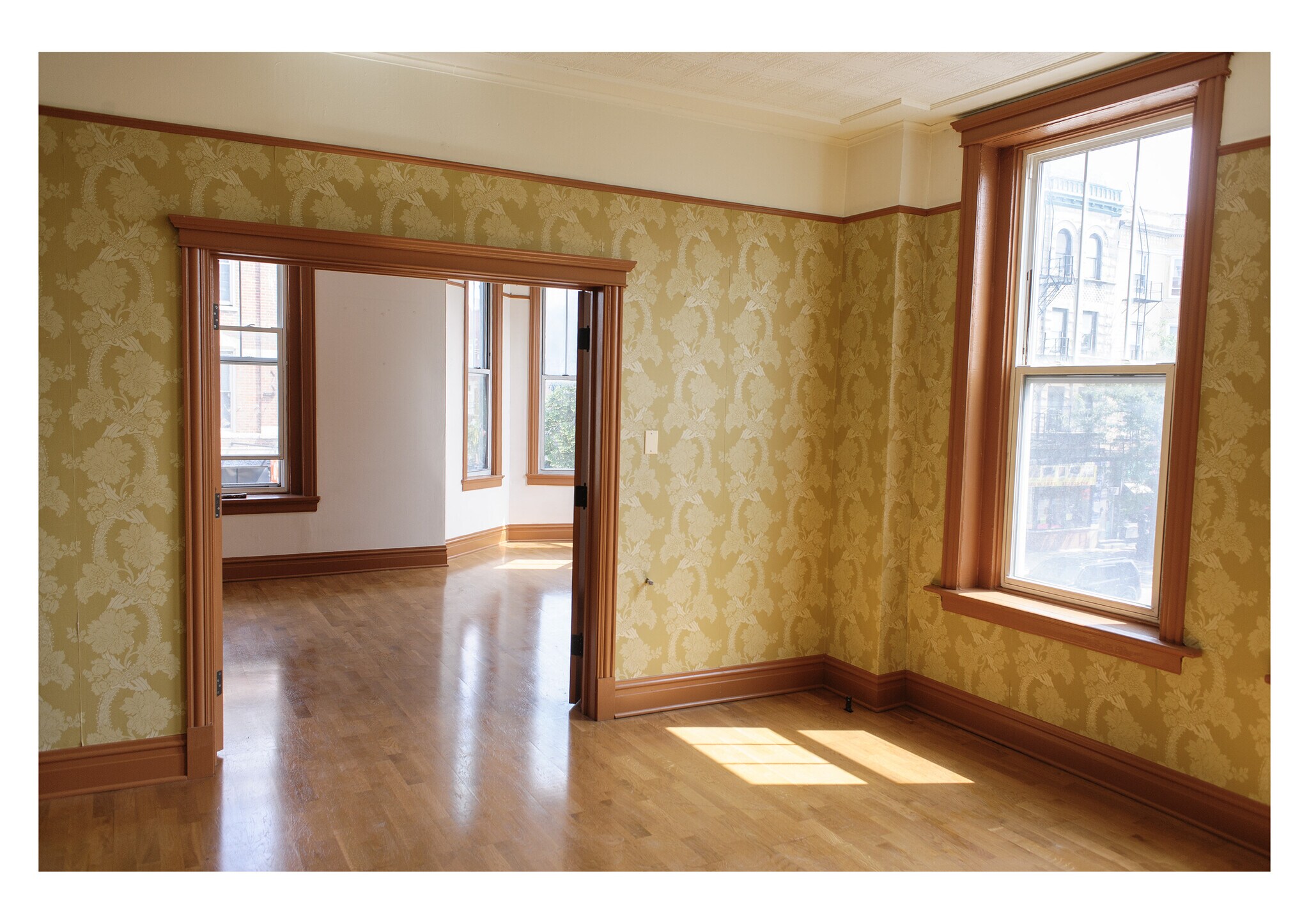 living 1 - 1501 W 18th St