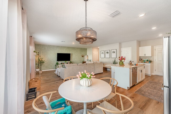 Building Photo - 12970 Pasture Wds Pl