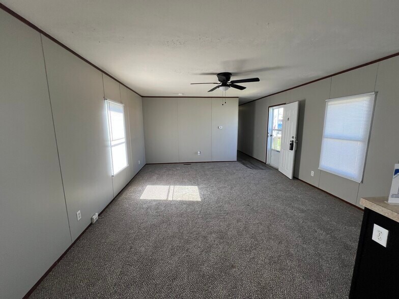 Building Photo - 66 Peach St