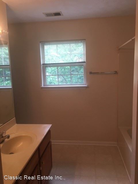 Building Photo - 3 br, 2.5 bath House - 212 Ellis Park