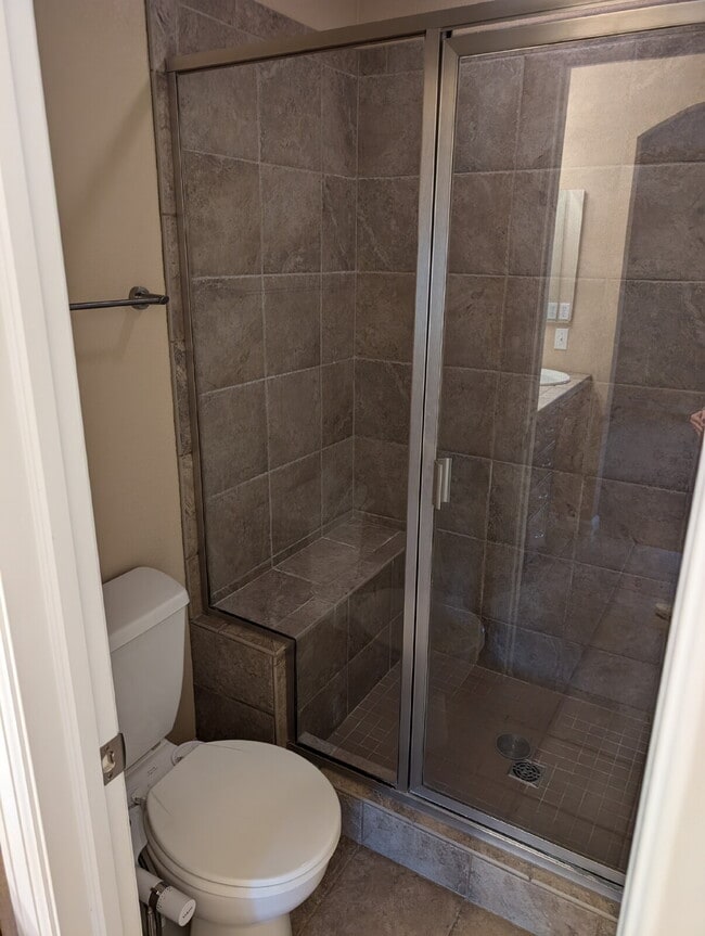 Building Photo - Great Lowry Townhome! Move in Special of $...