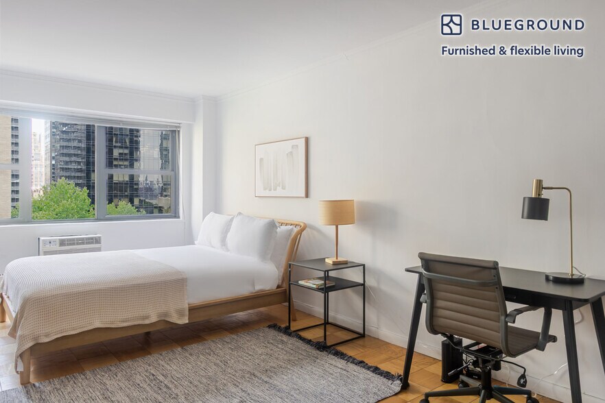 Building Photo - 330 E 46th St