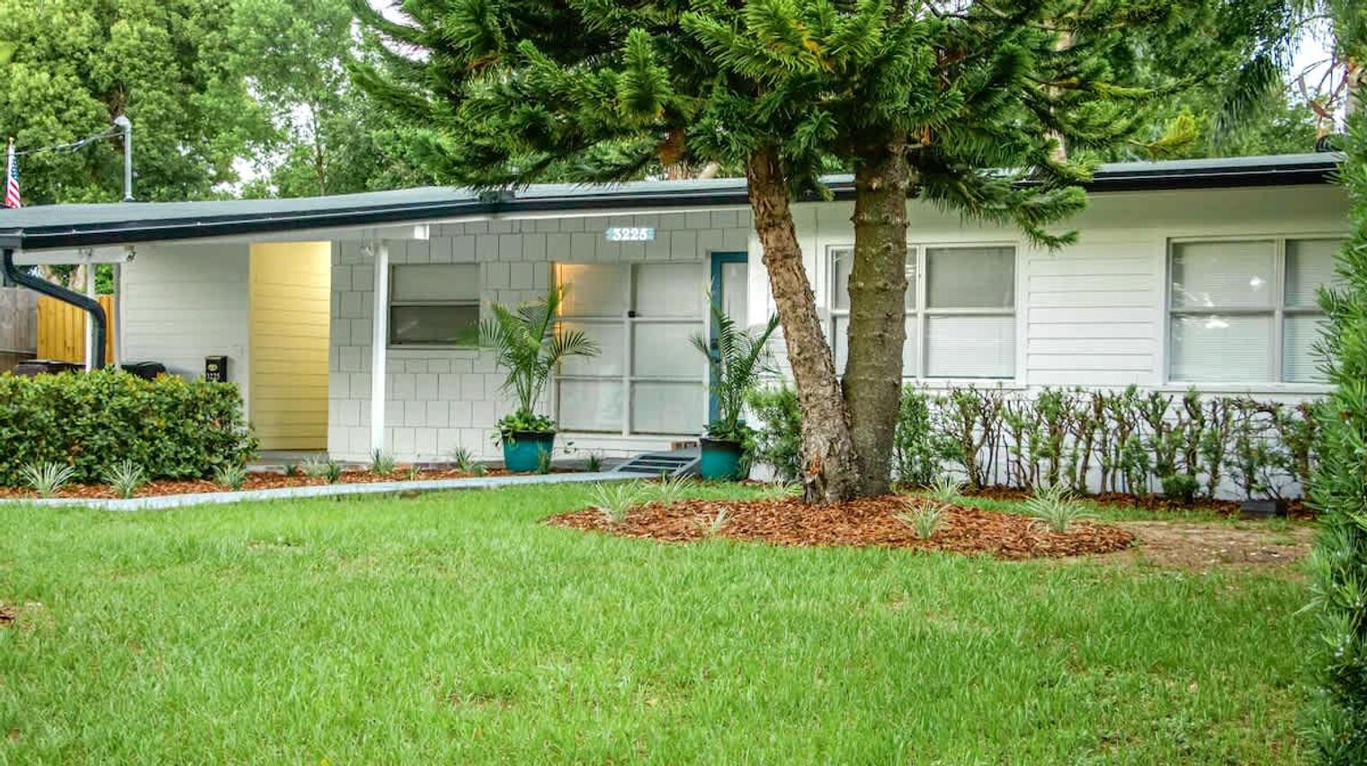 Building Photo - 3225 Pickfair St