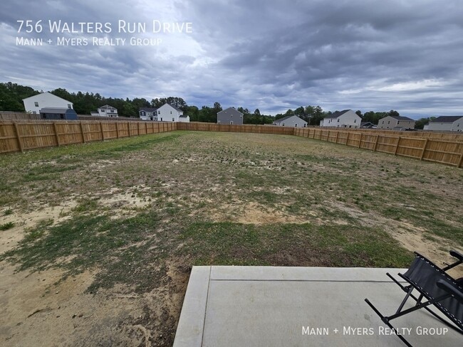 Building Photo - 756 Walters Run Dr