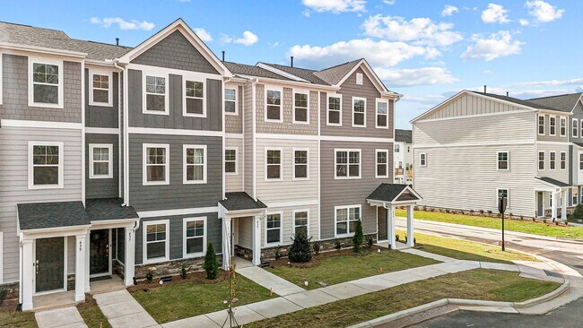 Building Photo - Gorgeous New Construction!  Updated Kitche...