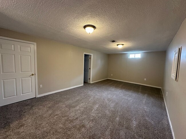 Building Photo - Spacious, Recently Updated J-Town 4BR / 1.5 BA Home for Rent!