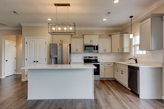 Building Photo - 2547 Rafiki Dr