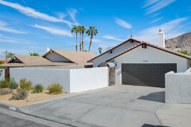Building Photo - 53560 Avenida Herrera