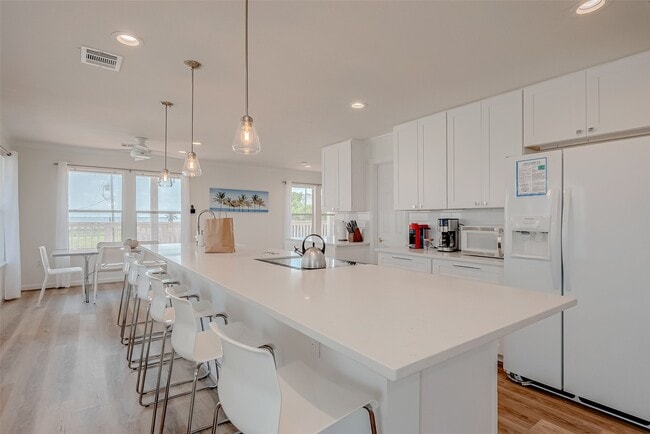 Building Photo - 510 Surf Oaks Dr