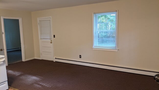 Building Photo - Charming 2-Bedroom 1-Bathroom Single Family Home Near Foxwoods