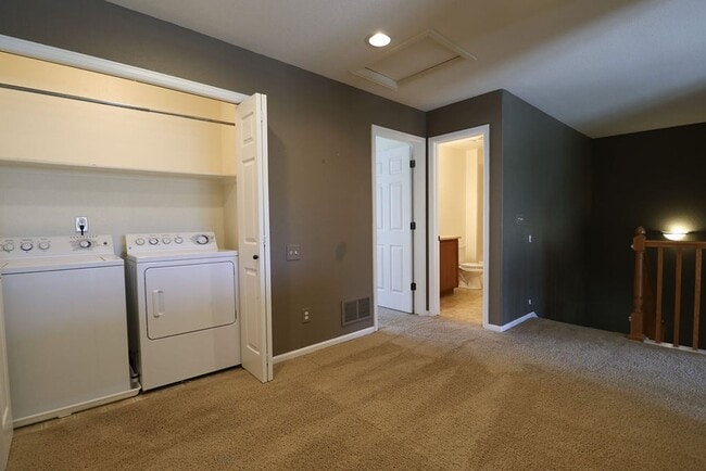Building Photo - Beautiful Updated Town Home in Fort Collins