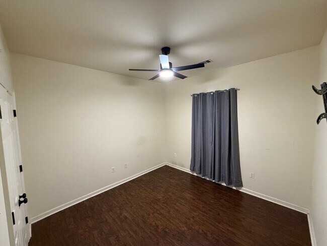 Building Photo - 3BD 2BA House on Nicholson Lakes Subdivision