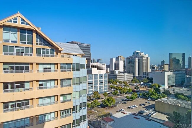 Building Photo - 425 W Beech St