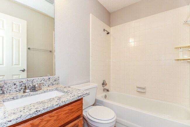 Building Photo - 1366 Chinaberry Dr